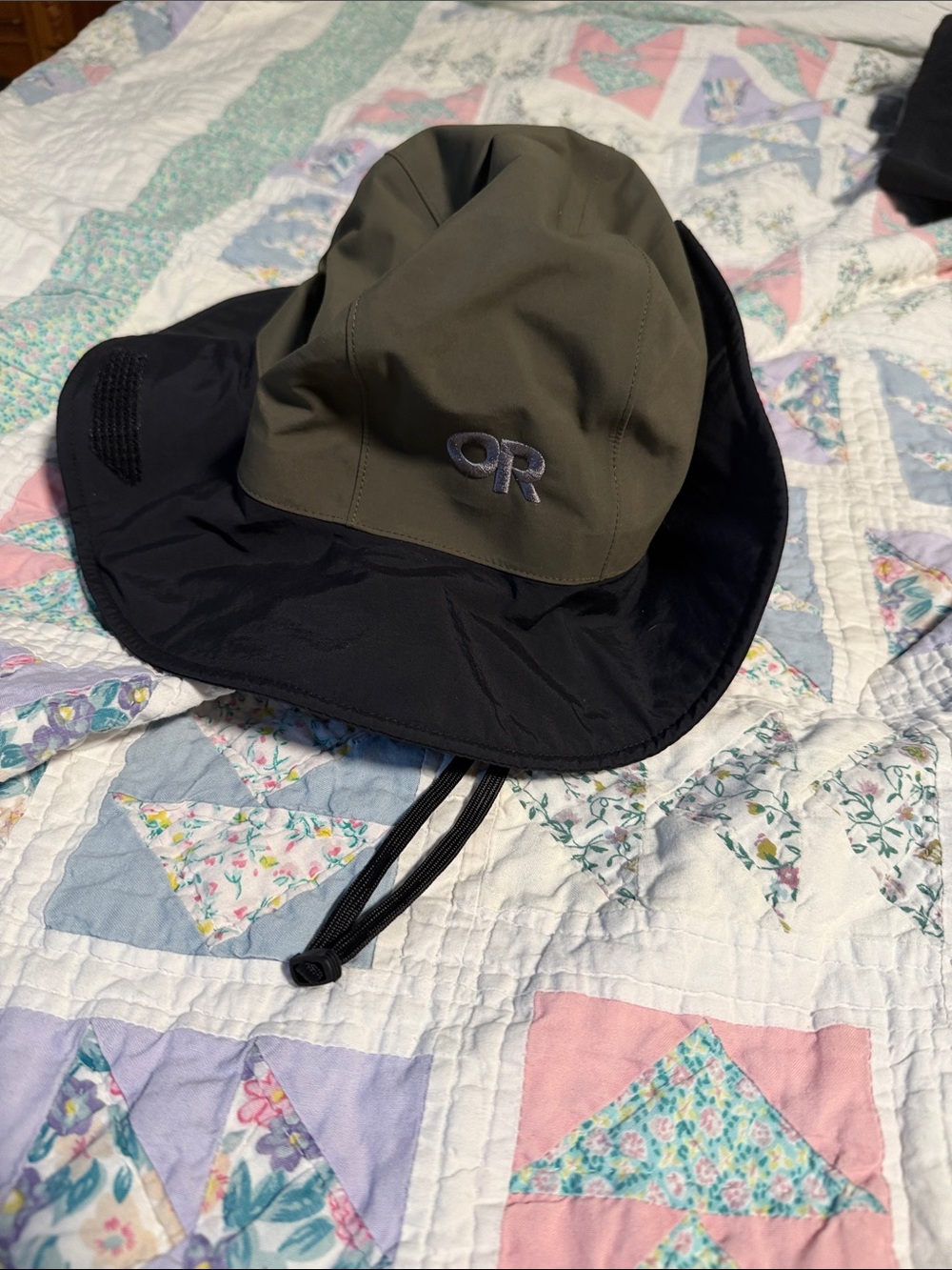 Outdoor Research Two-Tone Olive Green and Black Sun Hat